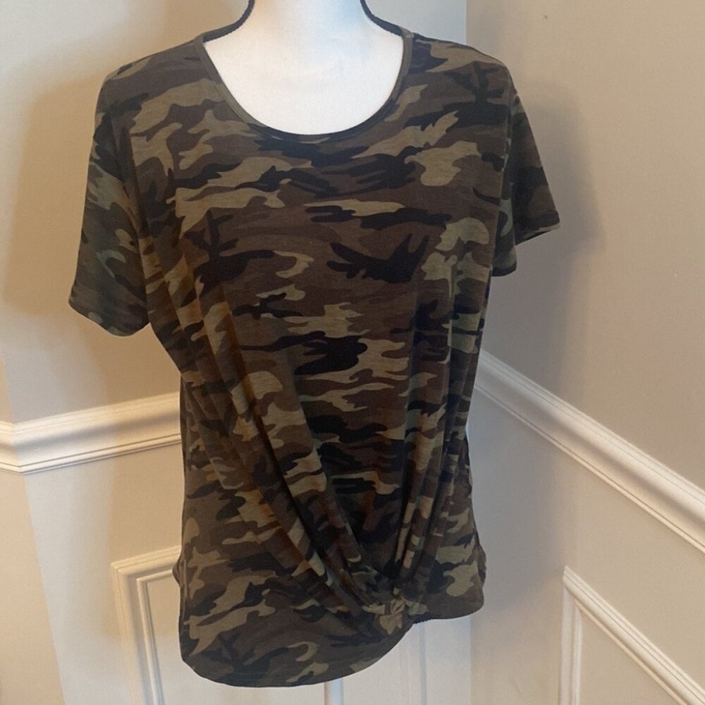 Camo Criss Cross front t-shirt size medium